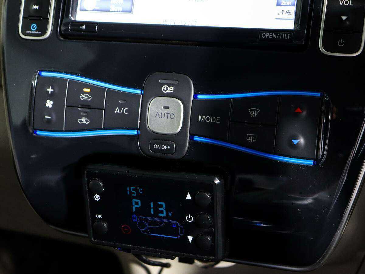 Nissan Leaf с пробегом — 2011 год. Фото: #15