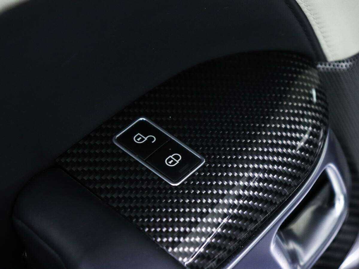 Land Rover Range Rover Sport с пробегом — 2015 год. Фото: #17