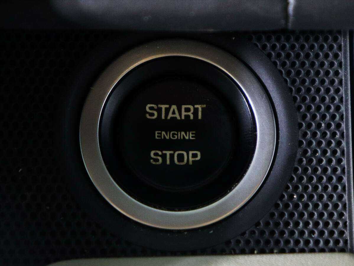 Land Rover Range Rover Sport с пробегом — 2015 год. Фото: #25