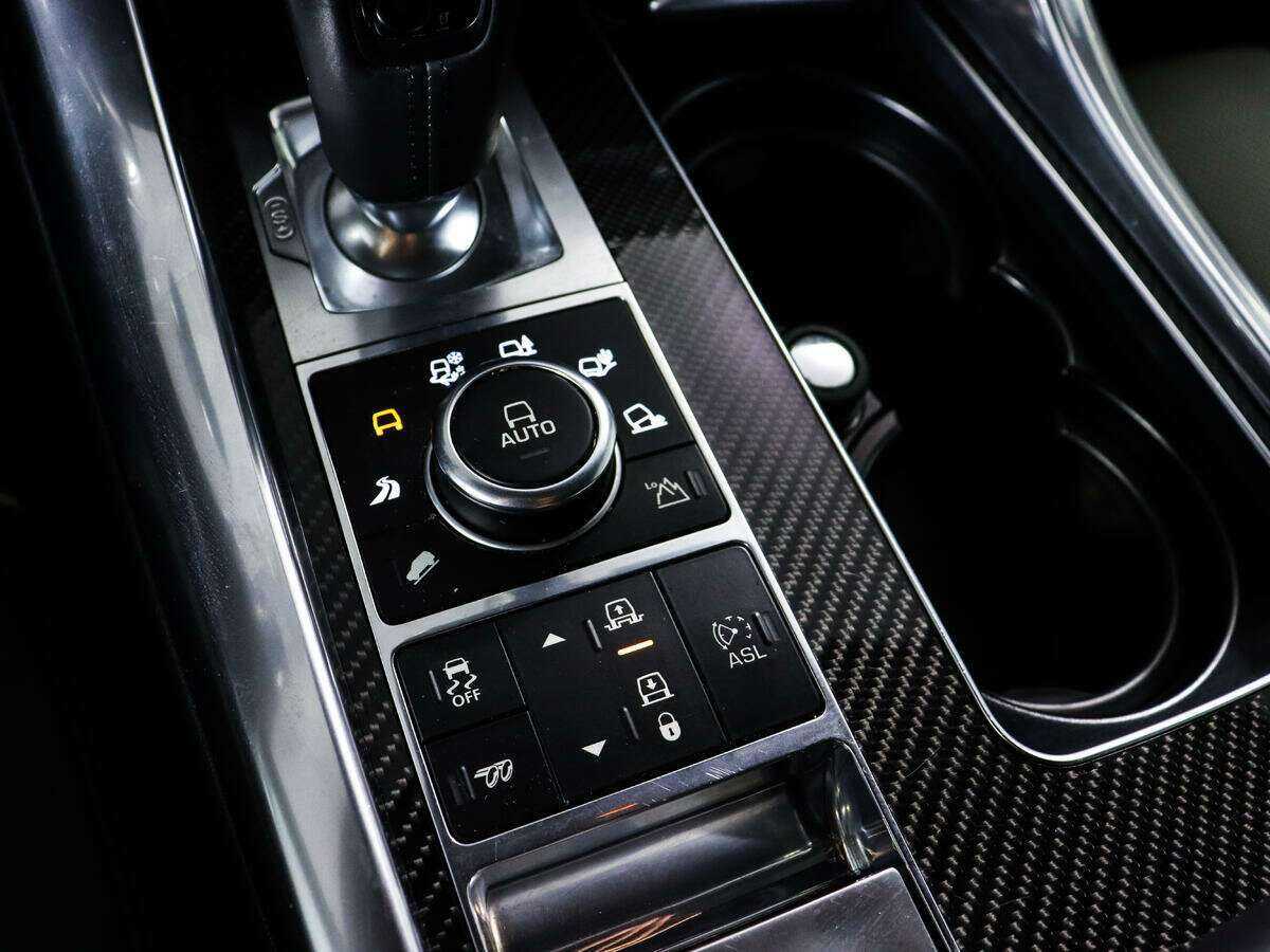 Land Rover Range Rover Sport с пробегом — 2015 год. Фото: #26