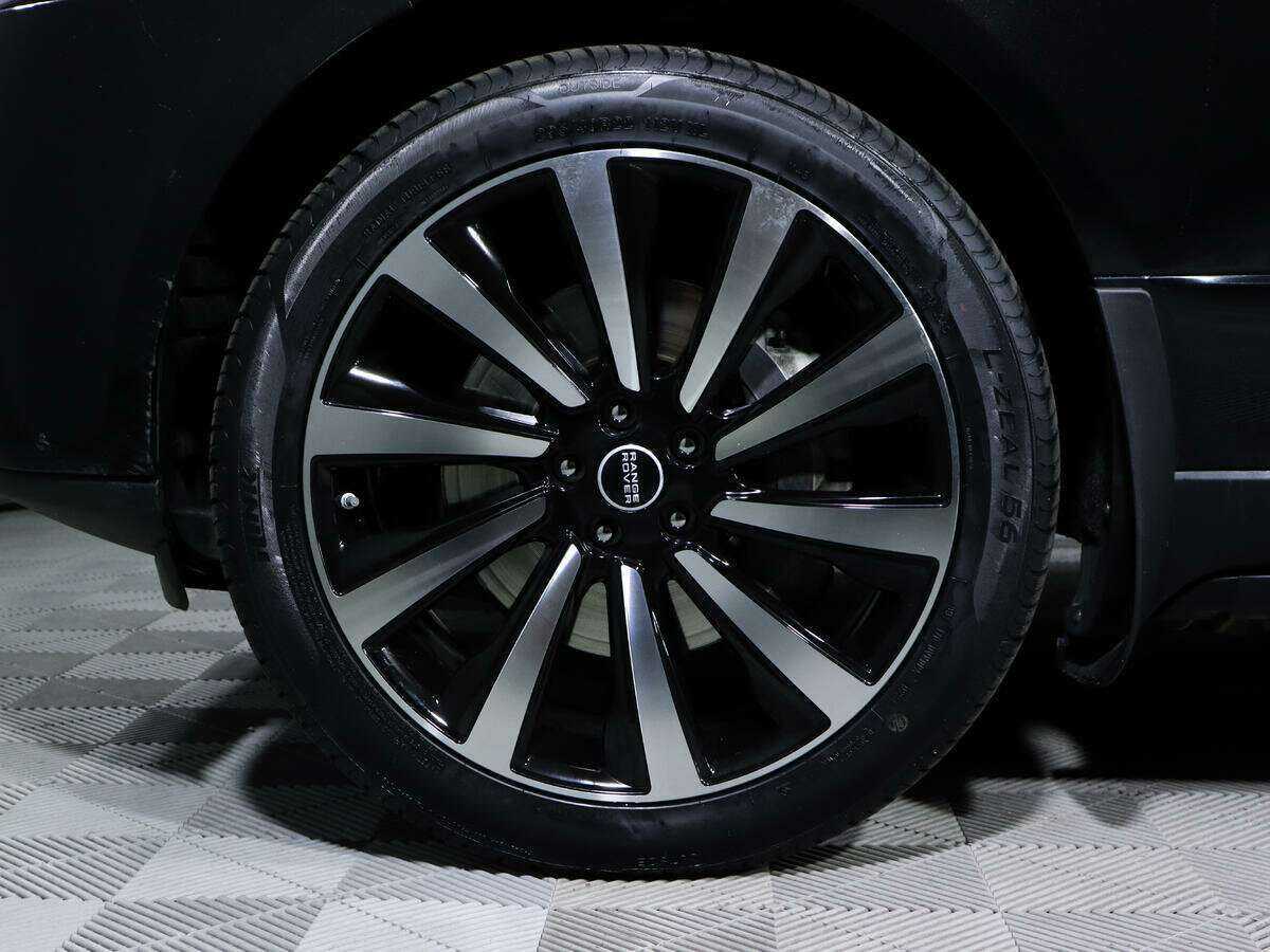 Land Rover Range Rover с пробегом — 2012 год. Фото: #13