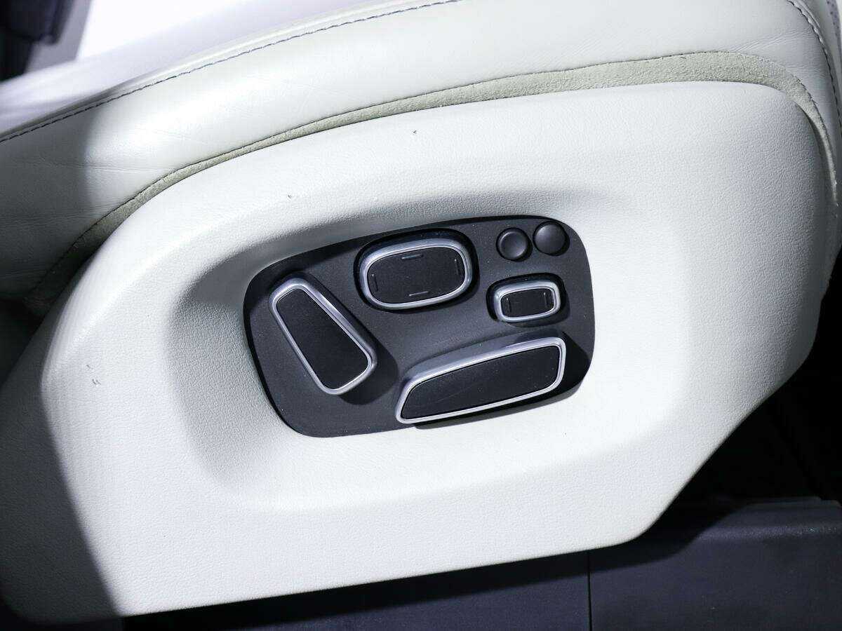 Land Rover Range Rover с пробегом — 2012 год. Фото: #14