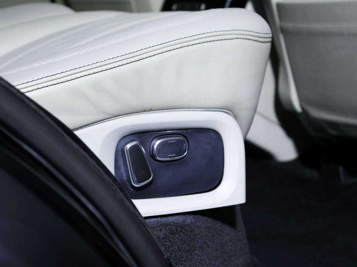 Land Rover Range Rover с пробегом — 2012 год. Фото: #15