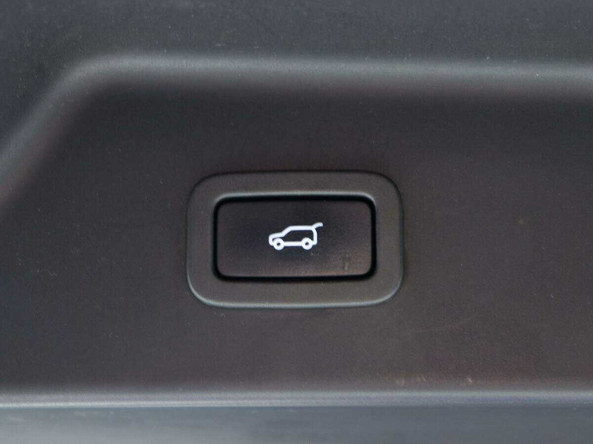 Land Rover Range Rover с пробегом — 2012 год. Фото: #18