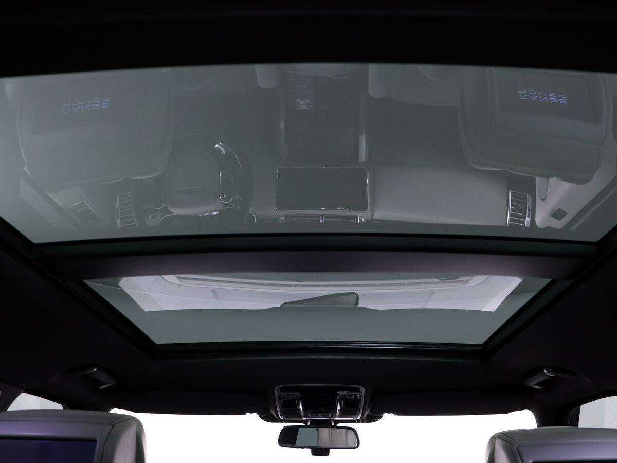 Land Rover Range Rover с пробегом — 2012 год. Фото: #19