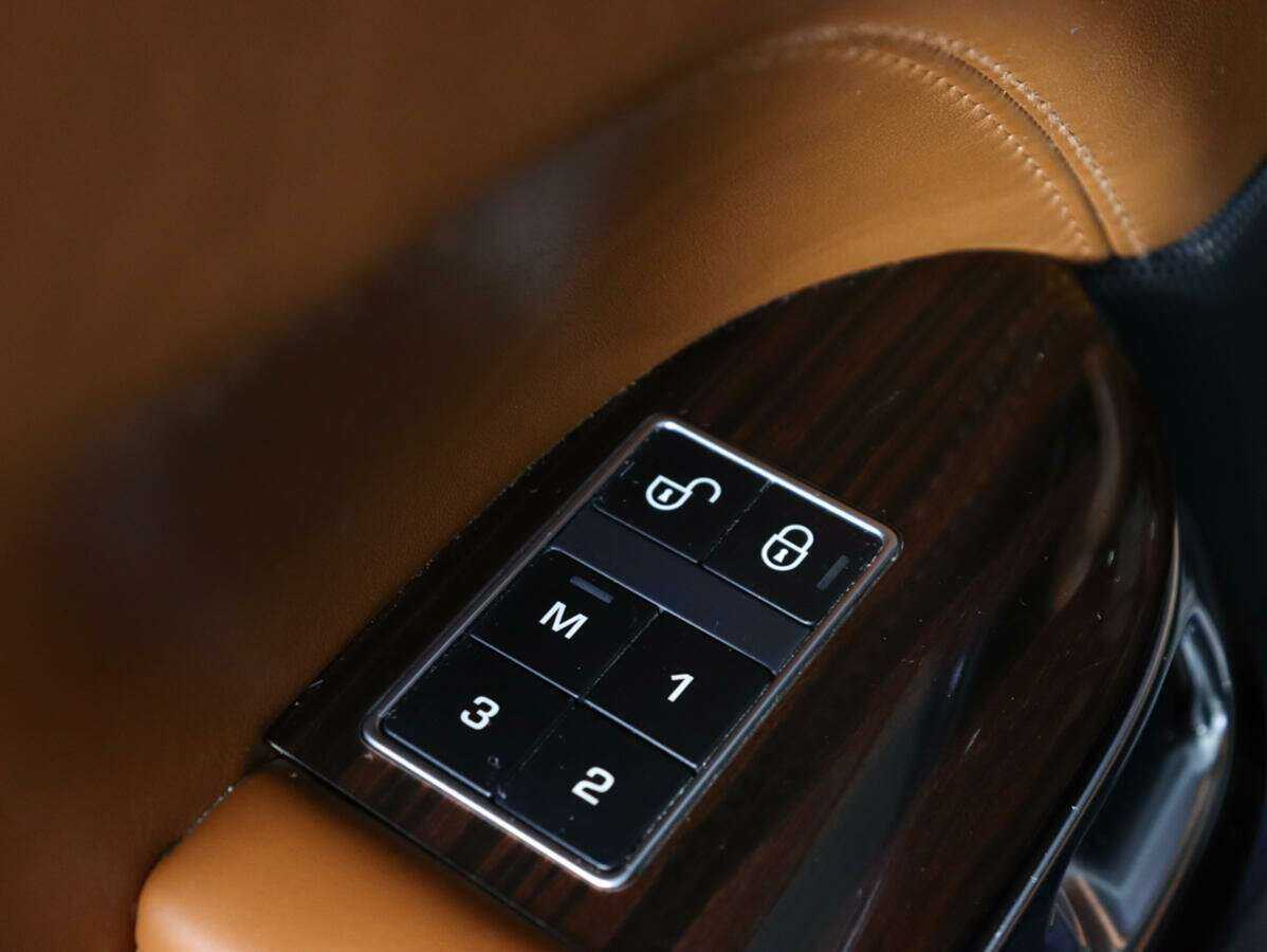 Land Rover Range Rover с пробегом — 2013 год. Фото: #13