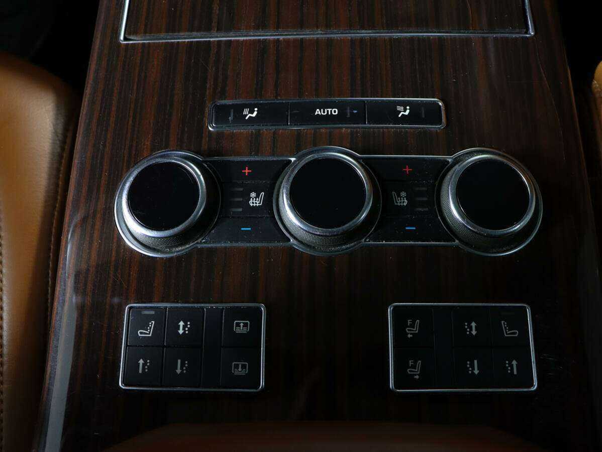 Land Rover Range Rover с пробегом — 2013 год. Фото: #14