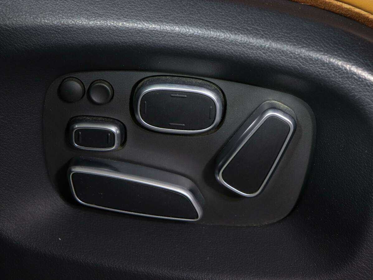 Land Rover Range Rover с пробегом — 2013 год. Фото: #16