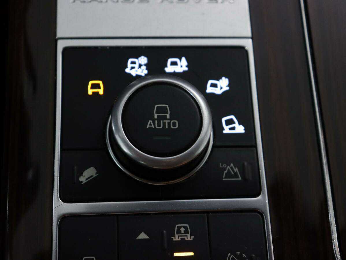 Land Rover Range Rover с пробегом — 2013 год. Фото: #19