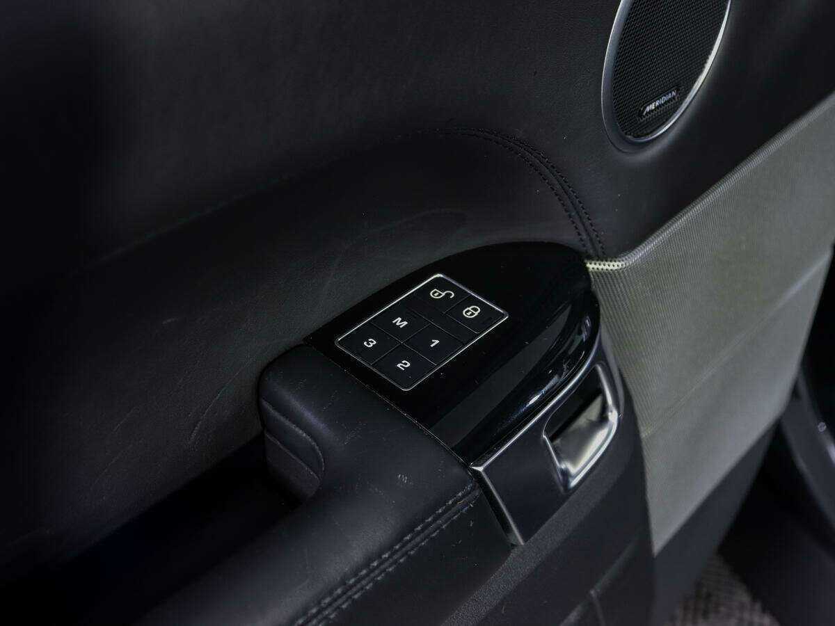 Land Rover Range Rover Sport с пробегом — 2018 год. Фото: #12