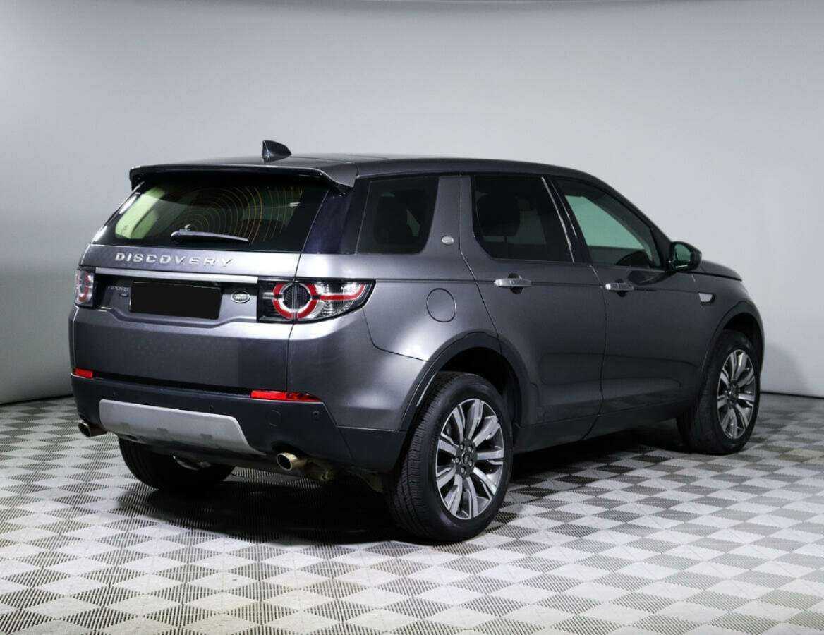 Land Rover Discovery Sport с пробегом — 2017 год. Фото: #2