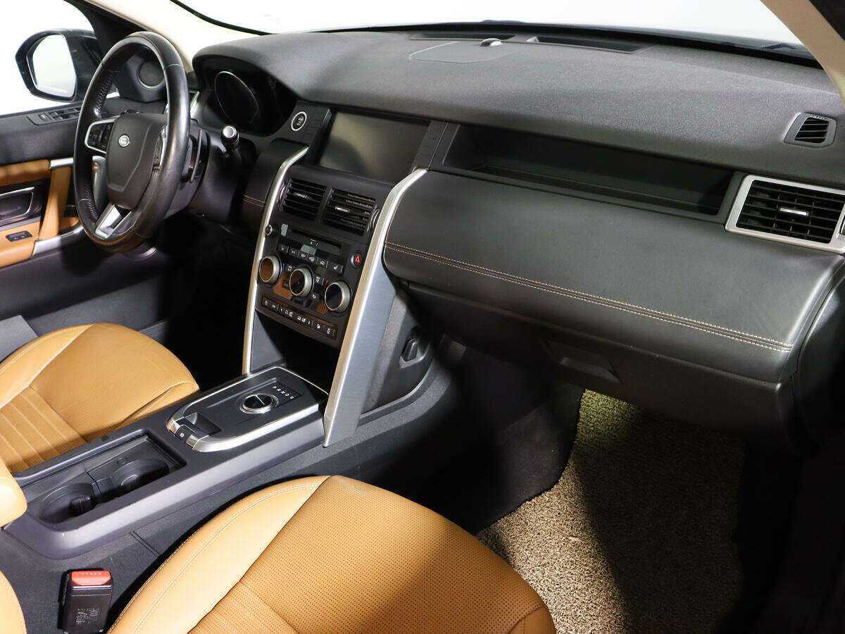 Land Rover Discovery Sport с пробегом — 2017 год. Фото: #5