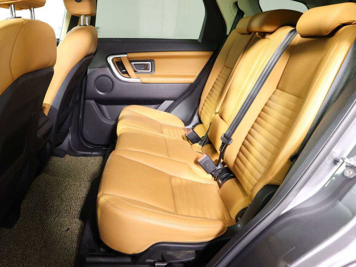 Land Rover Discovery Sport с пробегом — 2017 год. Фото: #6