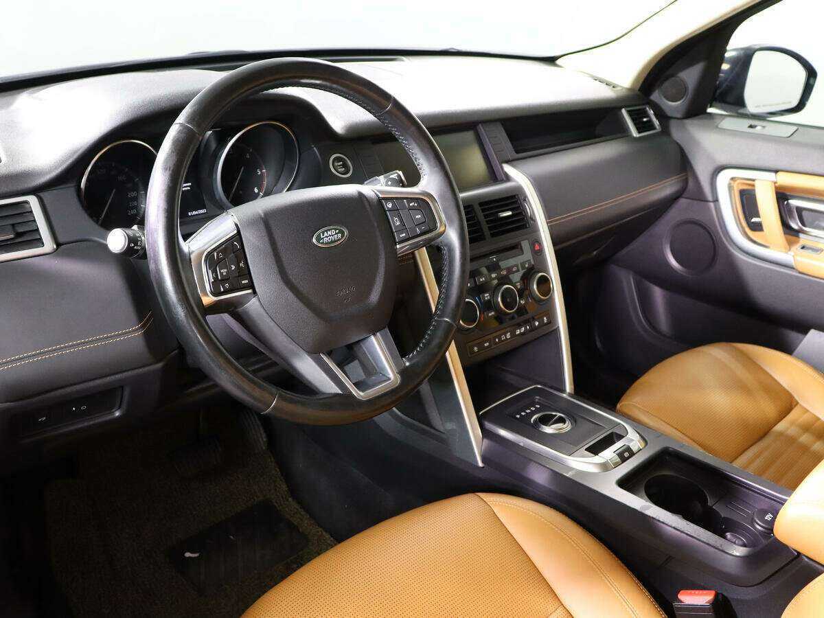 Land Rover Discovery Sport с пробегом — 2017 год. Фото: #10