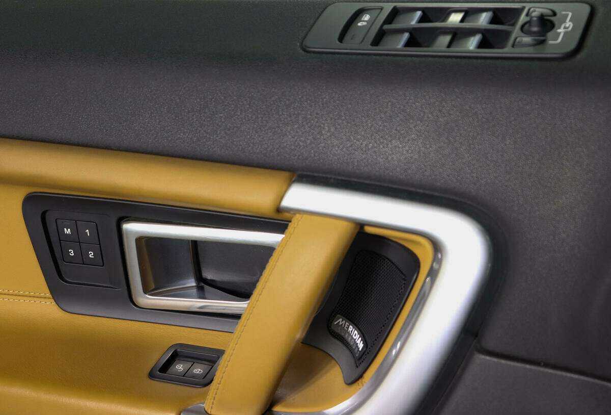 Land Rover Discovery Sport с пробегом — 2017 год. Фото: #13