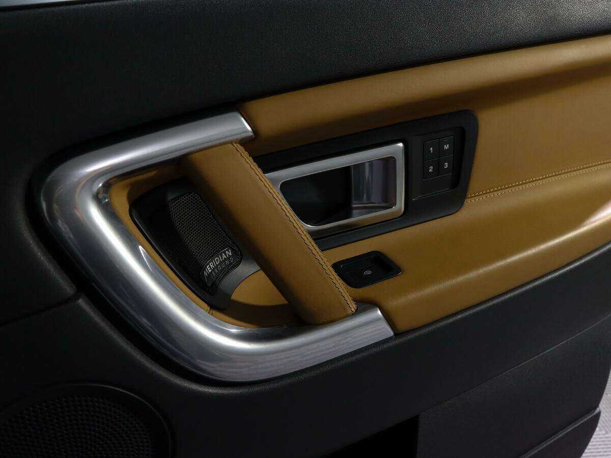 Land Rover Discovery Sport с пробегом — 2017 год. Фото: #18