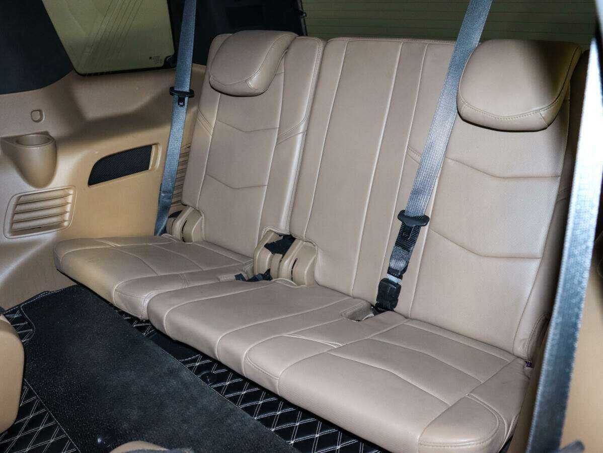 Cadillac Escalade с пробегом — 2018 год. Фото: #14