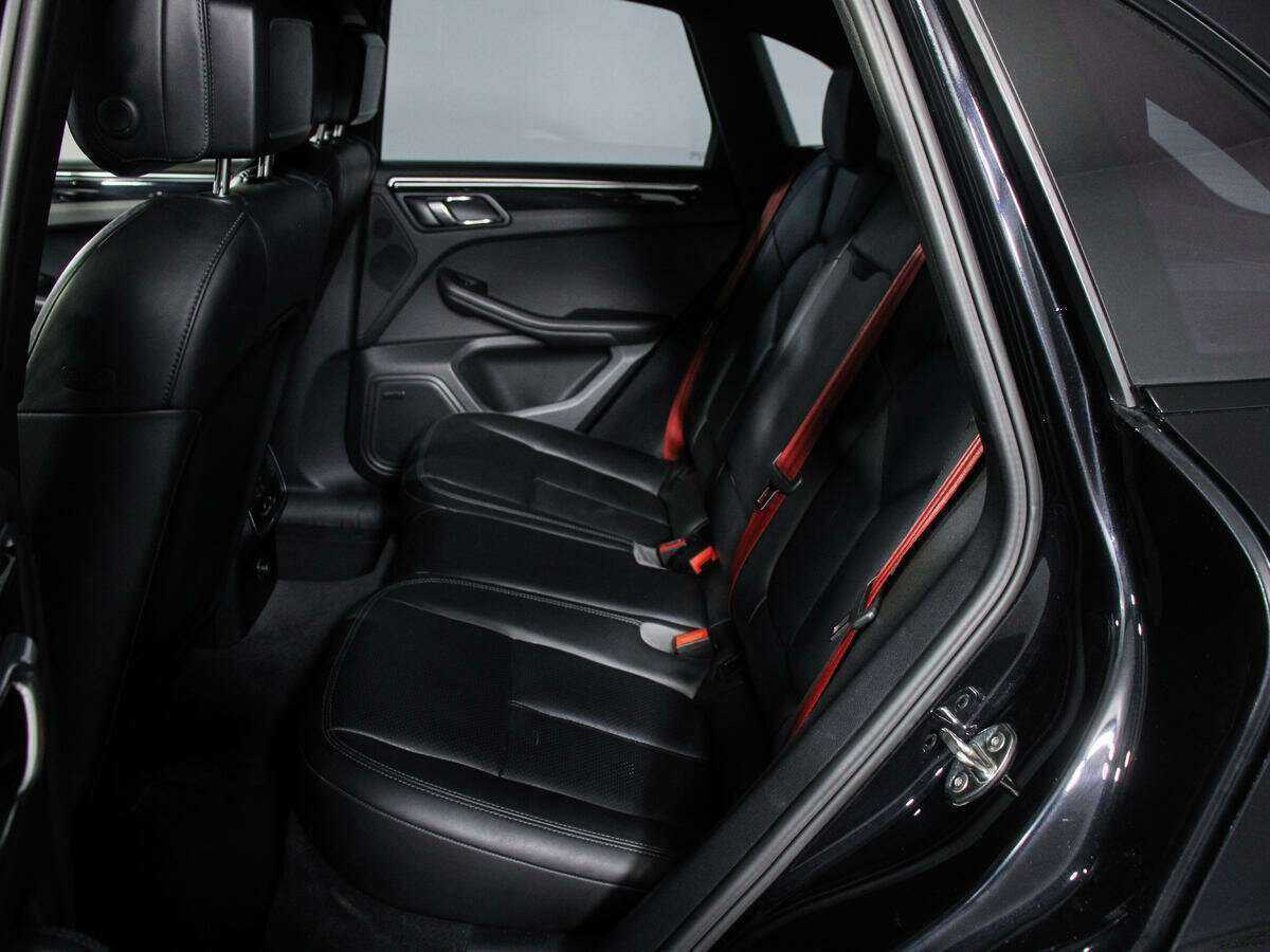 Porsche Macan с пробегом — 2015 год. Фото: #9