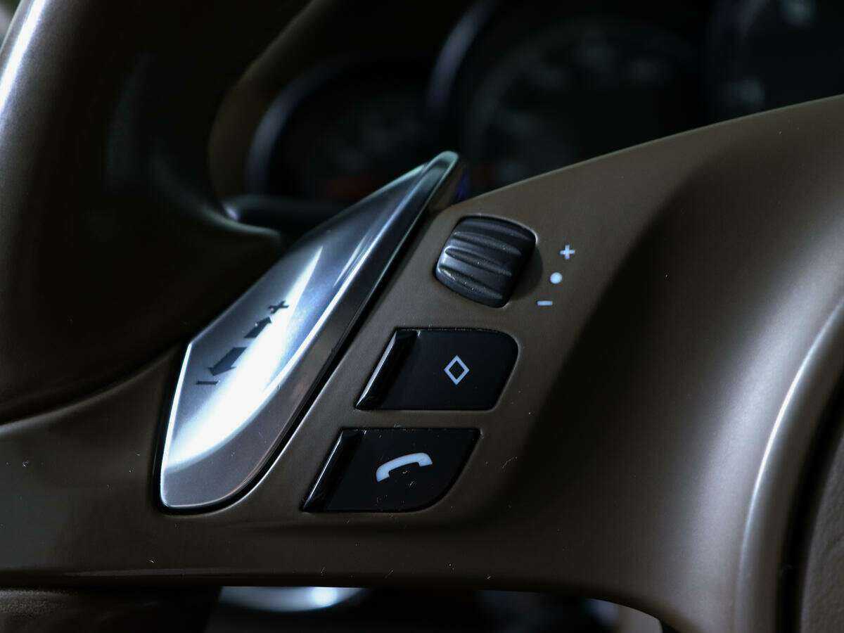 Porsche Cayenne с пробегом — 2013 год. Фото: #18