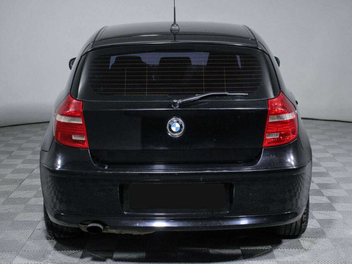 BMW 1 серии с пробегом — 2010 год. Фото: #4