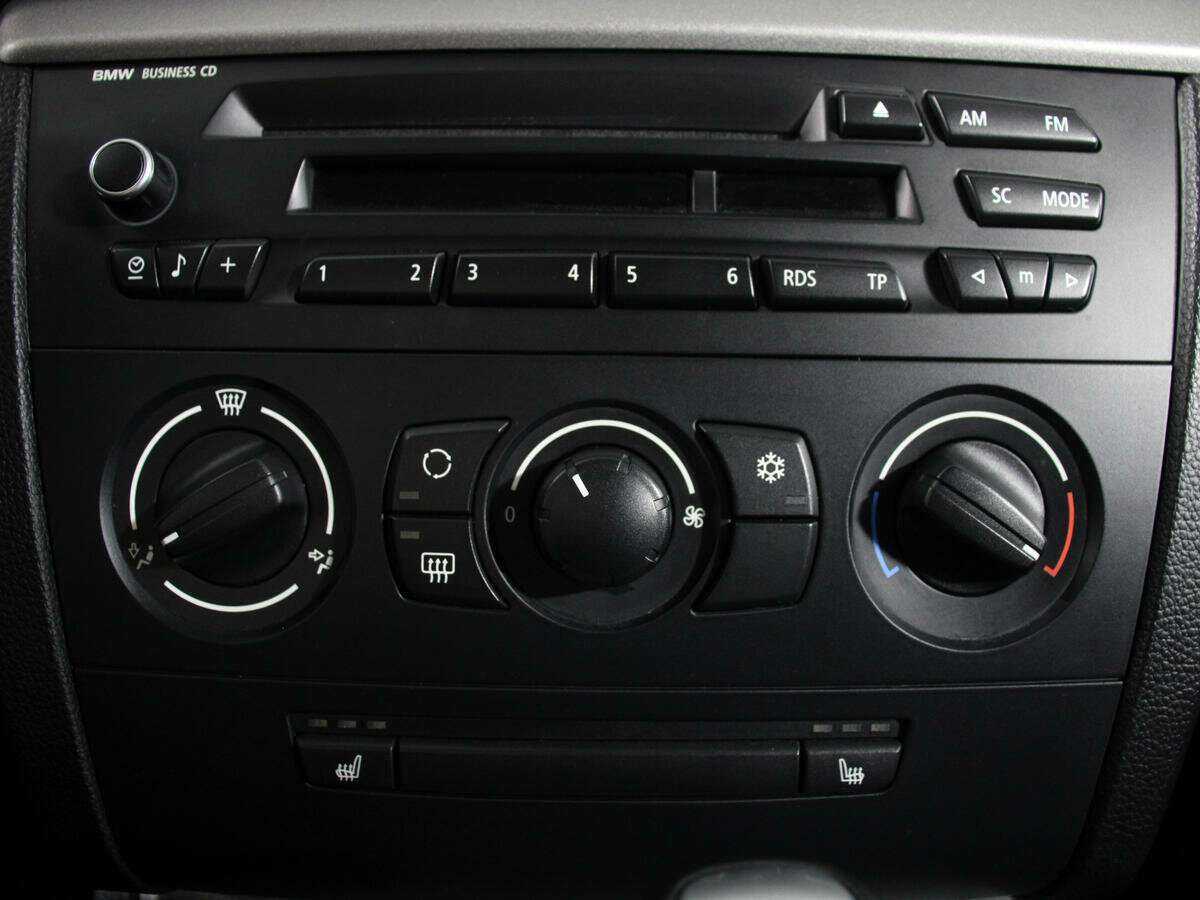 BMW 1 серии с пробегом — 2010 год. Фото: #15