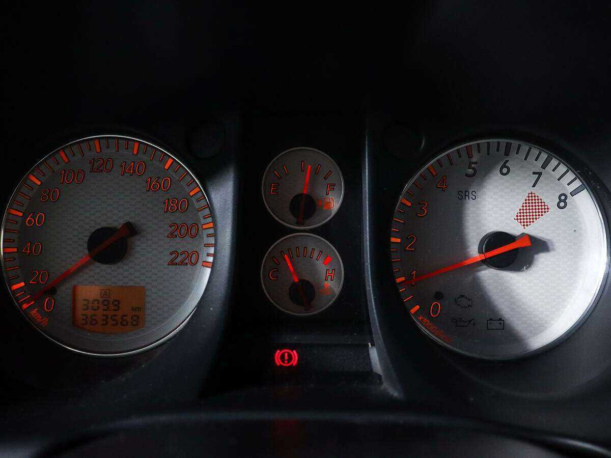 Mitsubishi Outlander с пробегом — 2006 год. Фото: #10