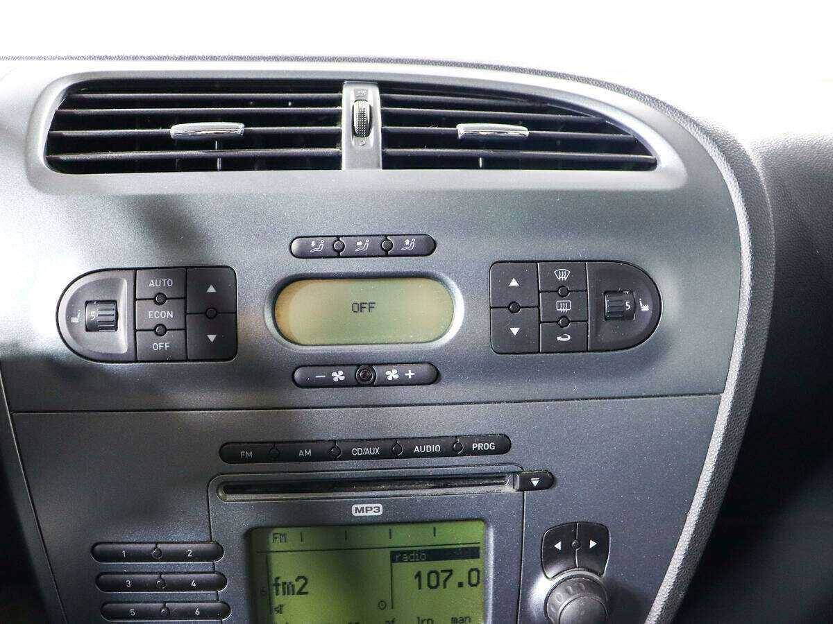 SEAT Leon с пробегом — 2009 год. Фото: #12