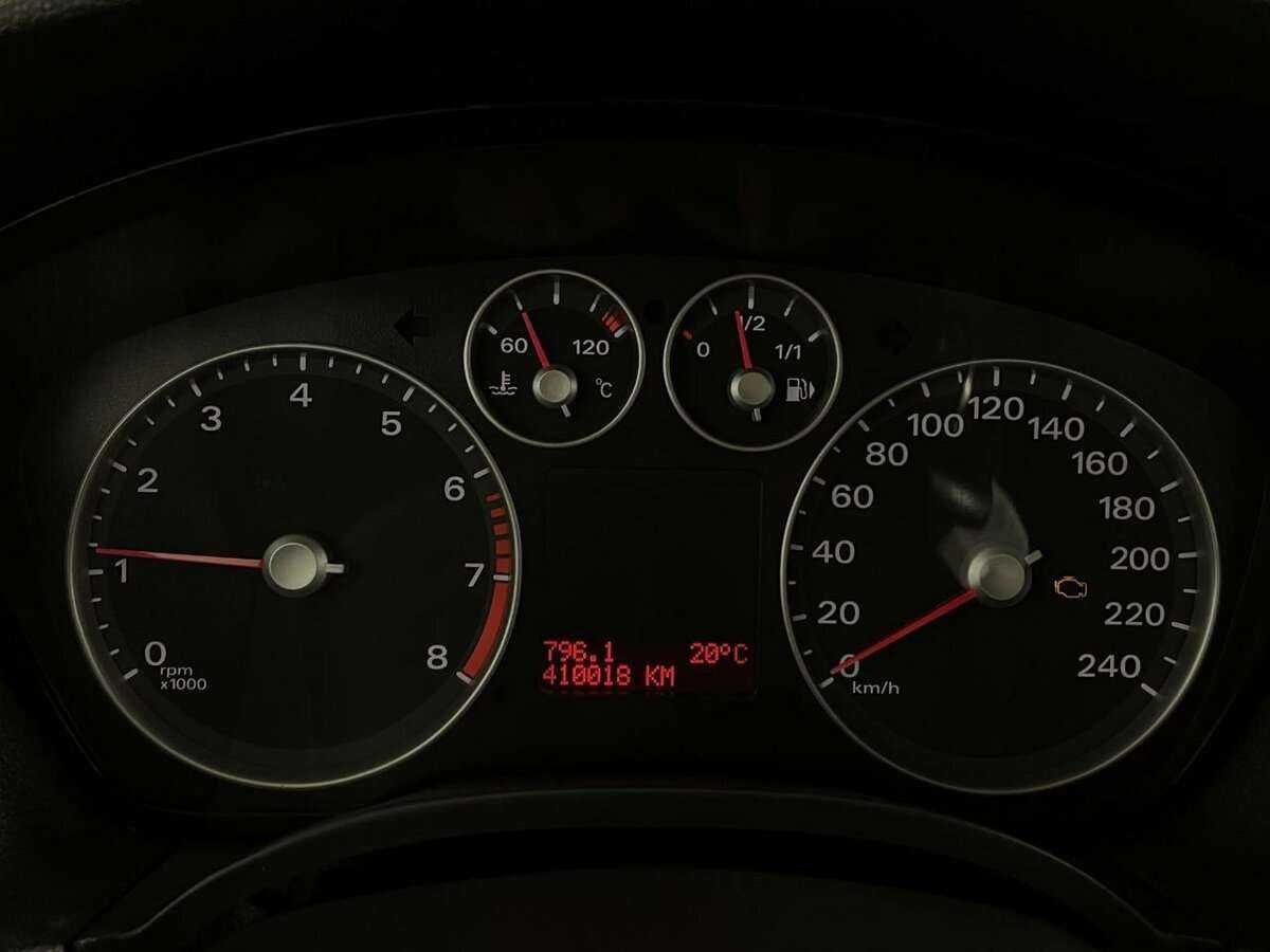 Ford Focus с пробегом — 2007 год. Фото: #10