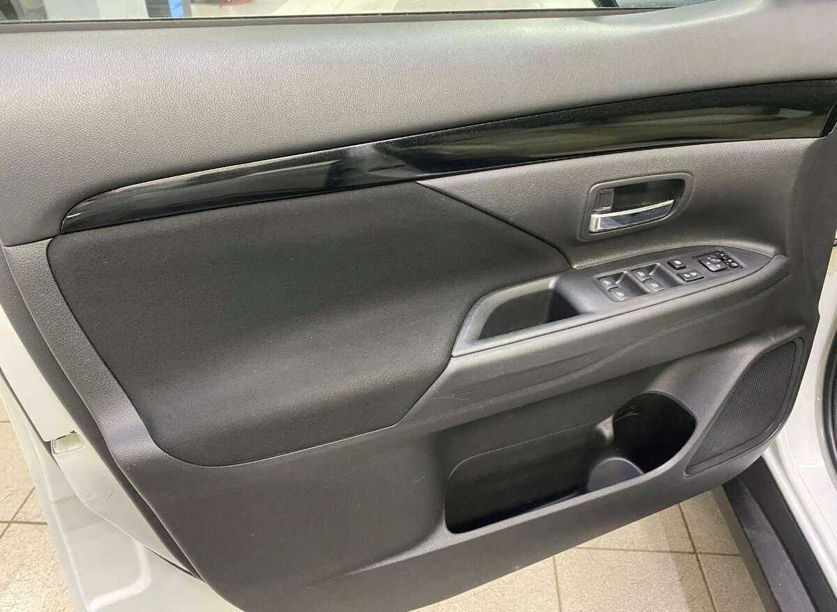 Mitsubishi Outlander с пробегом — 2021 год. Фото: #7