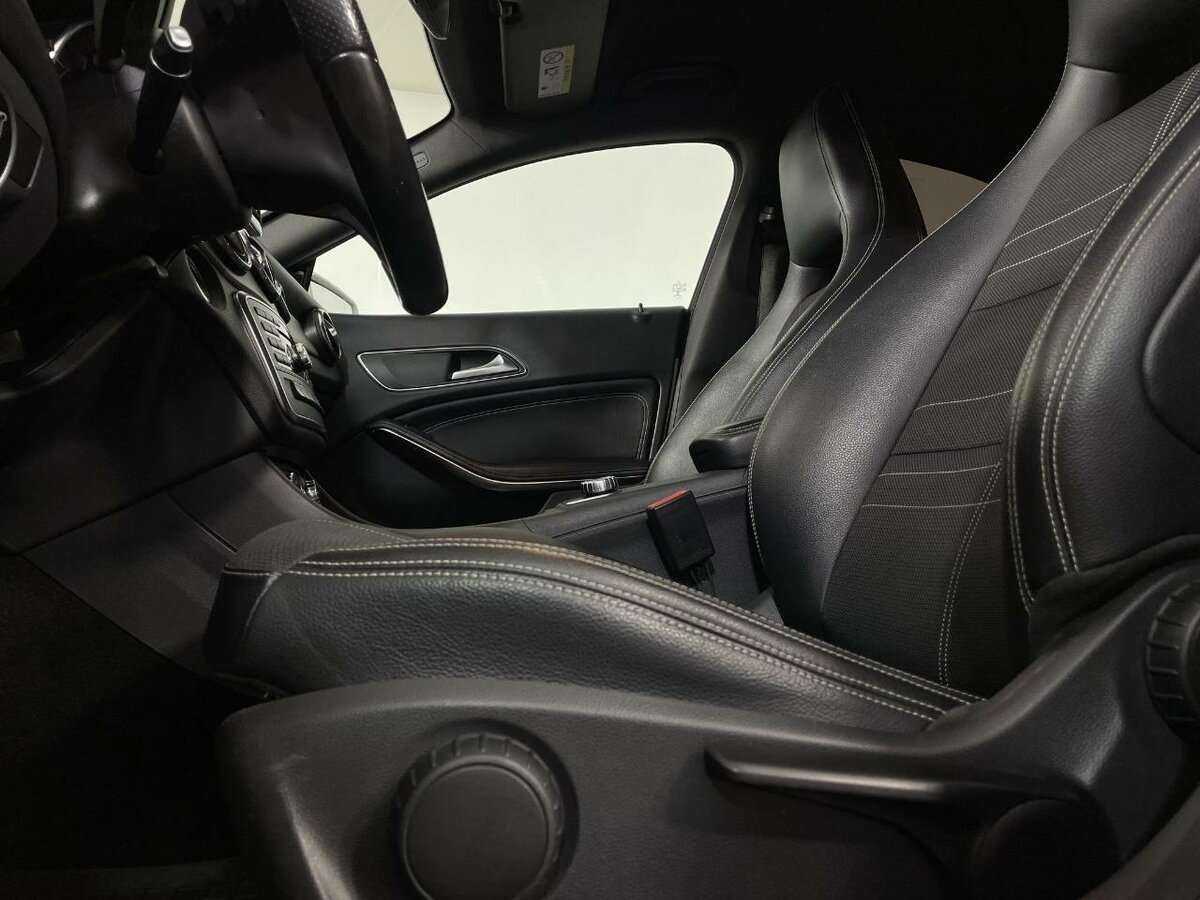 Mercedes-Benz CLA с пробегом — 2014 год. Фото: #9