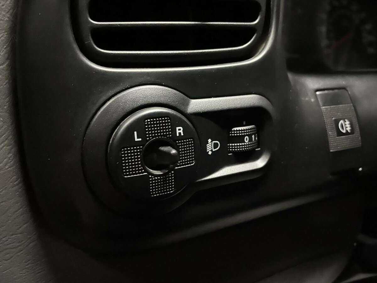 Kia Spectra с пробегом — 2007 год. Фото: #8