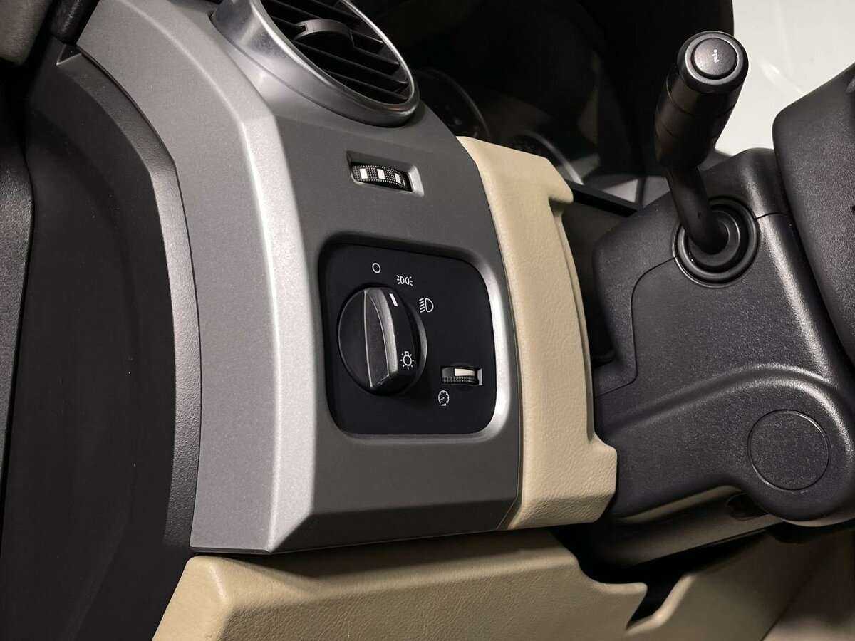 Land Rover Discovery с пробегом — 2008 год. Фото: #8