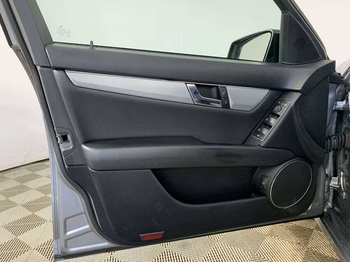 Mercedes-Benz C-Класс с пробегом — 2010 год. Фото: #7