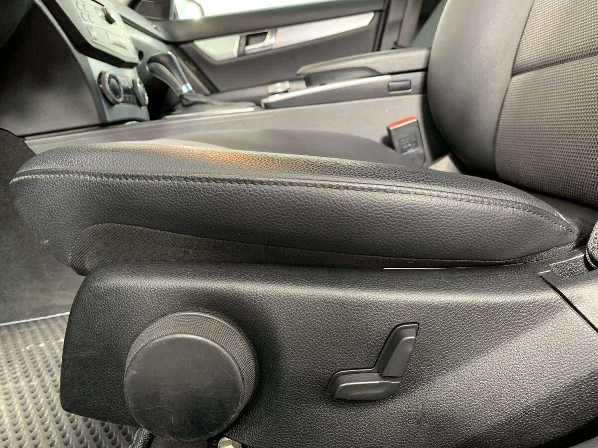 Mercedes-Benz C-Класс с пробегом — 2010 год. Фото: #9