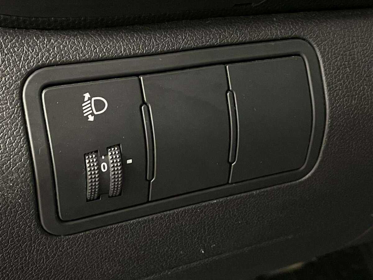 Hyundai Solaris с пробегом — 2011 год. Фото: #8