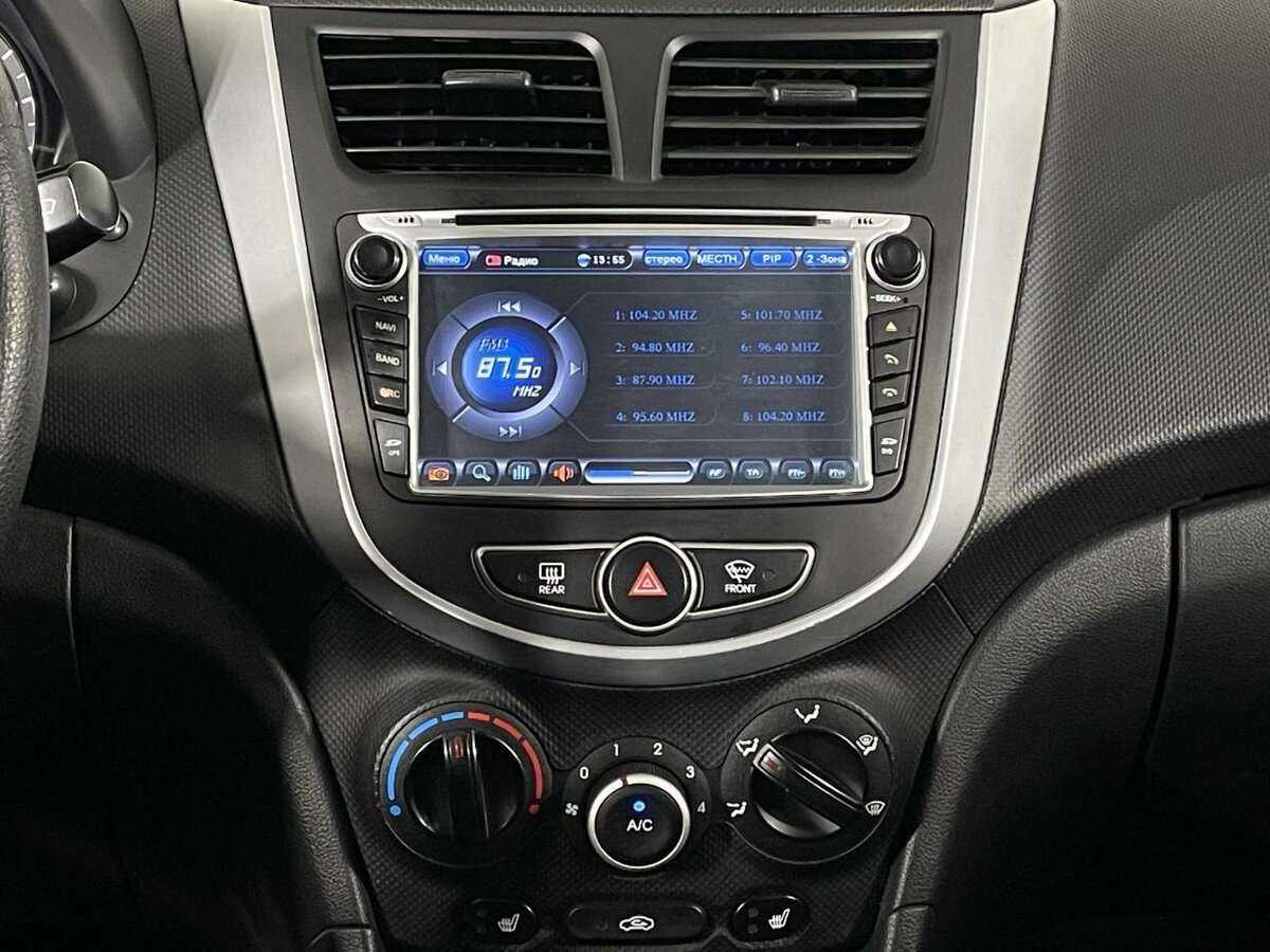 Hyundai Solaris с пробегом — 2011 год. Фото: #11