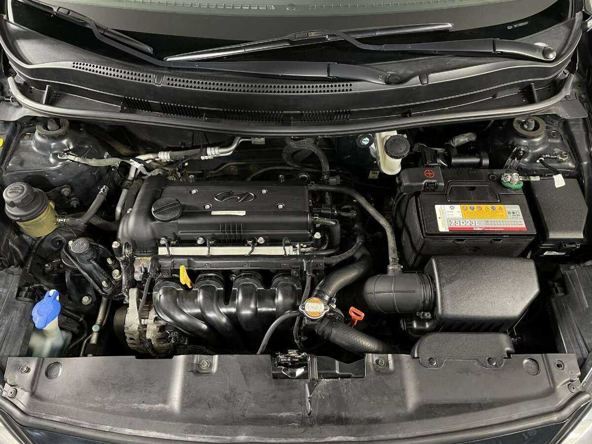 Hyundai Solaris с пробегом — 2011 год. Фото: #15