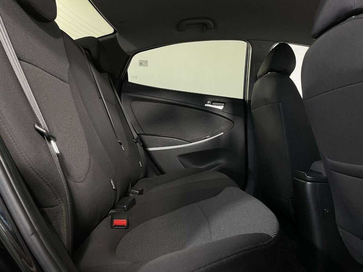 Hyundai Solaris с пробегом — 2011 год. Фото: #16