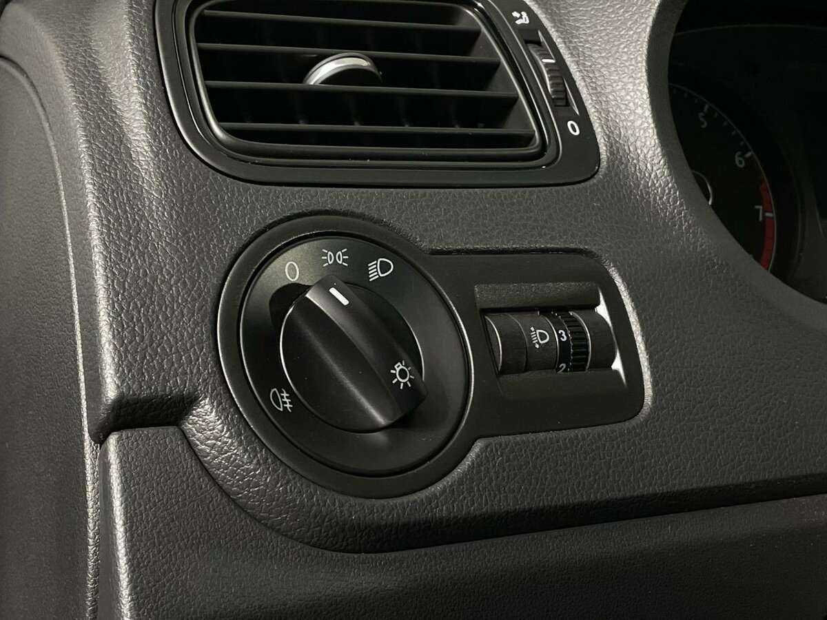 Volkswagen Polo с пробегом — 2019 год. Фото: #7