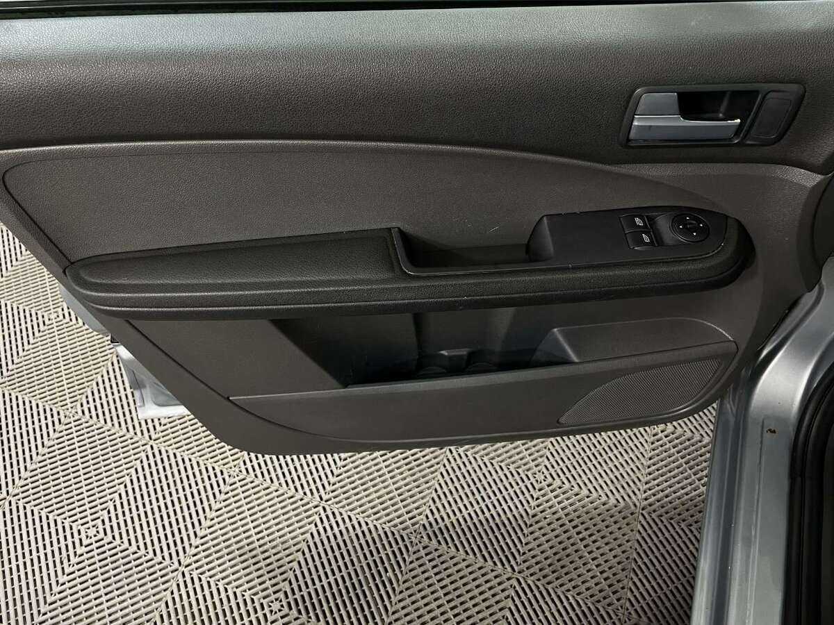 Ford C-MAX с пробегом — 2005 год. Фото: #6