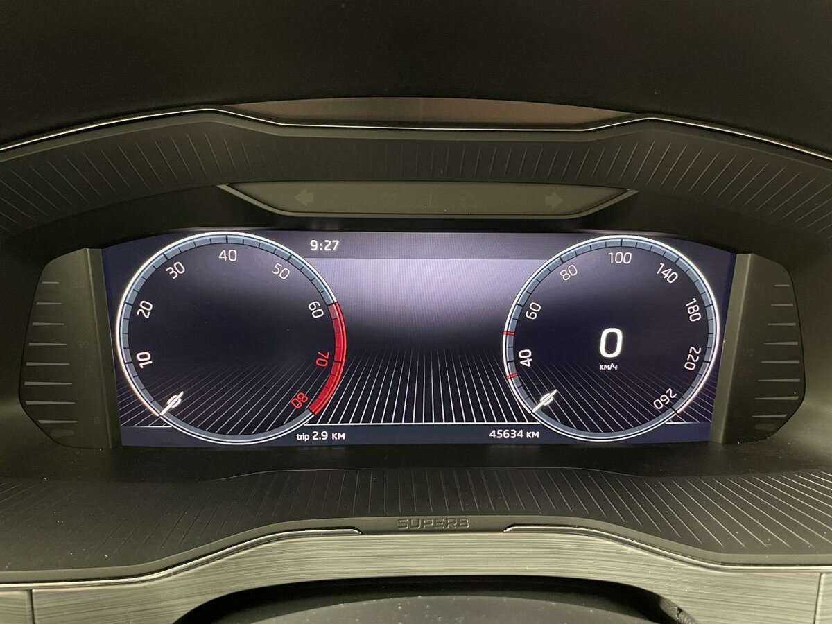 Skoda Superb с пробегом — 2021 год. Фото: #9
