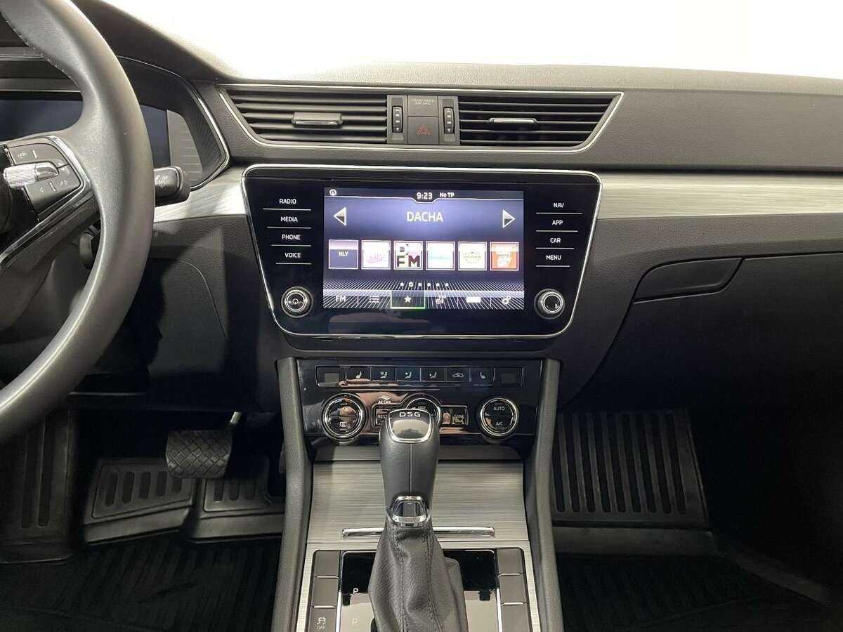 Skoda Superb с пробегом — 2021 год. Фото: #10