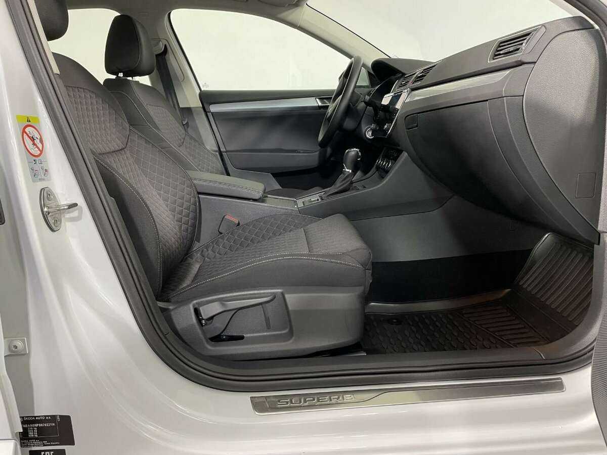 Skoda Superb с пробегом — 2021 год. Фото: #12