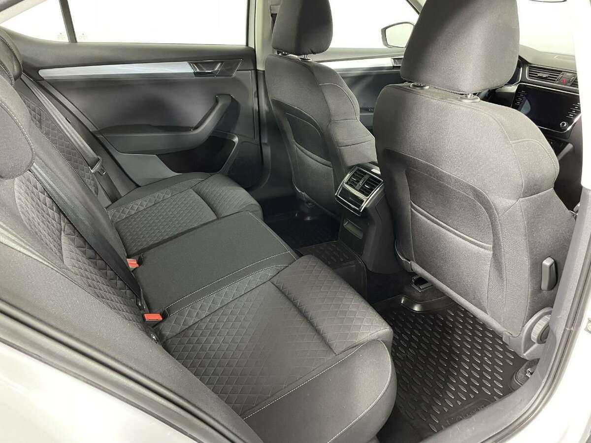 Skoda Superb с пробегом — 2021 год. Фото: #14