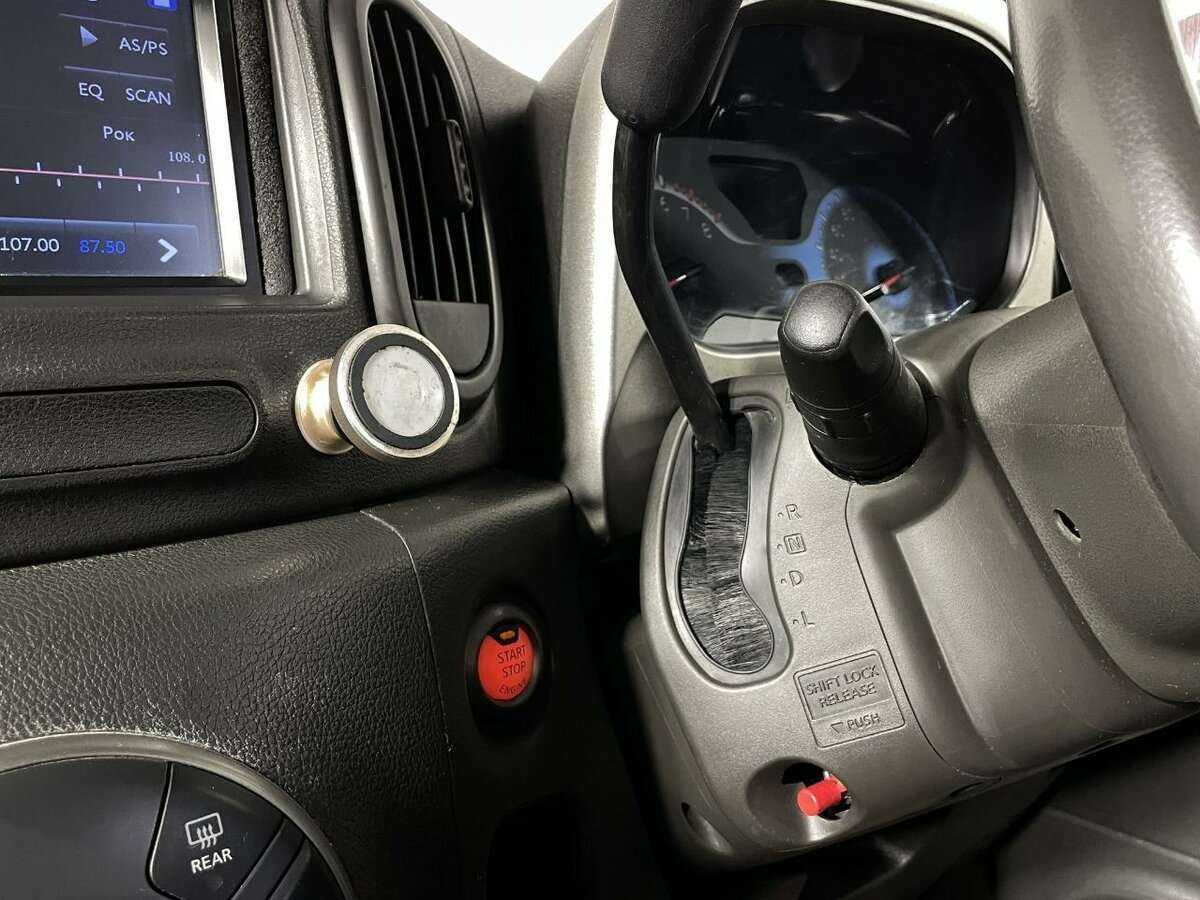 Nissan Cube с пробегом — 2009 год. Фото: #11