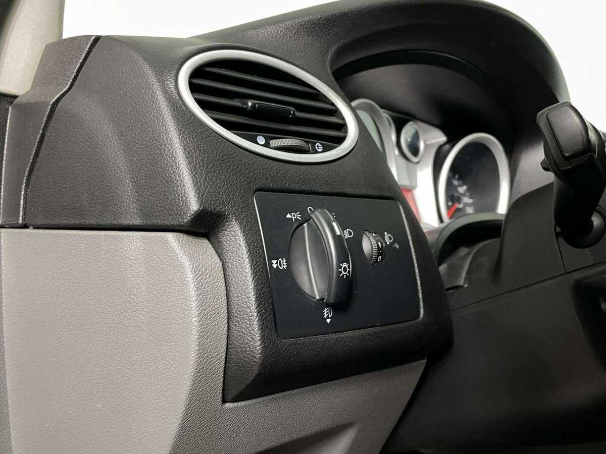 Ford Focus с пробегом — 2010 год. Фото: #8