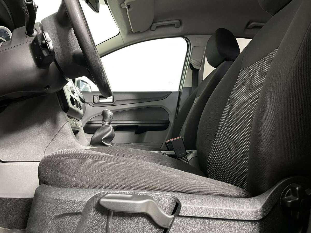 Ford Focus с пробегом — 2010 год. Фото: #9