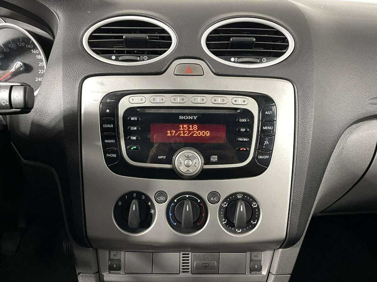 Ford Focus с пробегом — 2010 год. Фото: #11