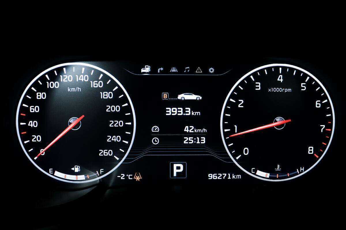 Kia Quoris с пробегом — 2017 год. Фото: #8