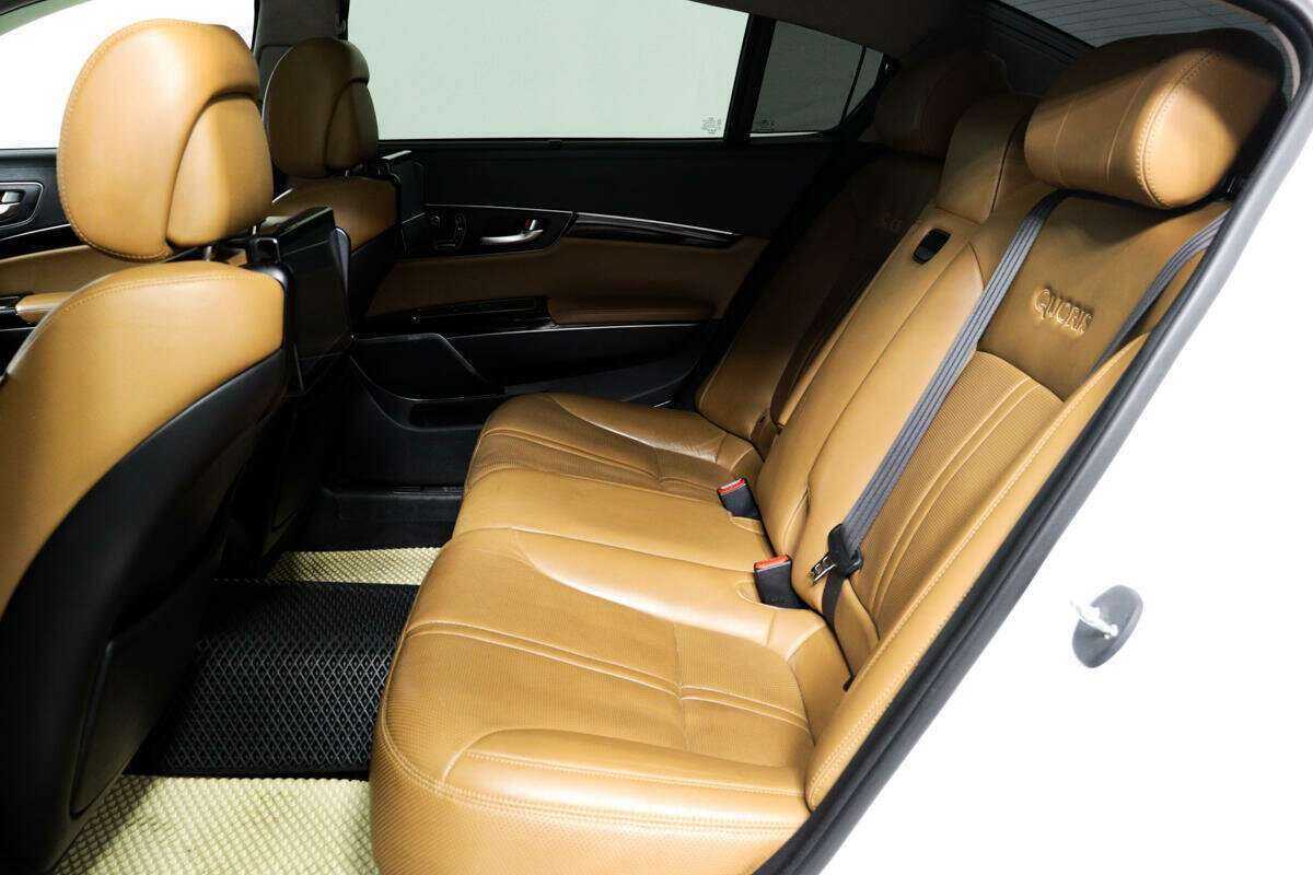 Kia Quoris с пробегом — 2017 год. Фото: #10